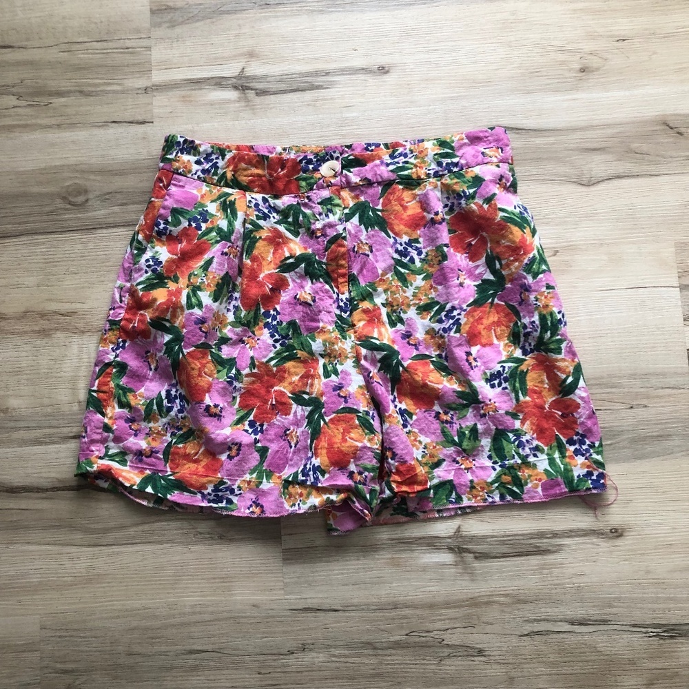 MASSIVE $10 SALE Zara Bold Floral Shorts 52% Linen